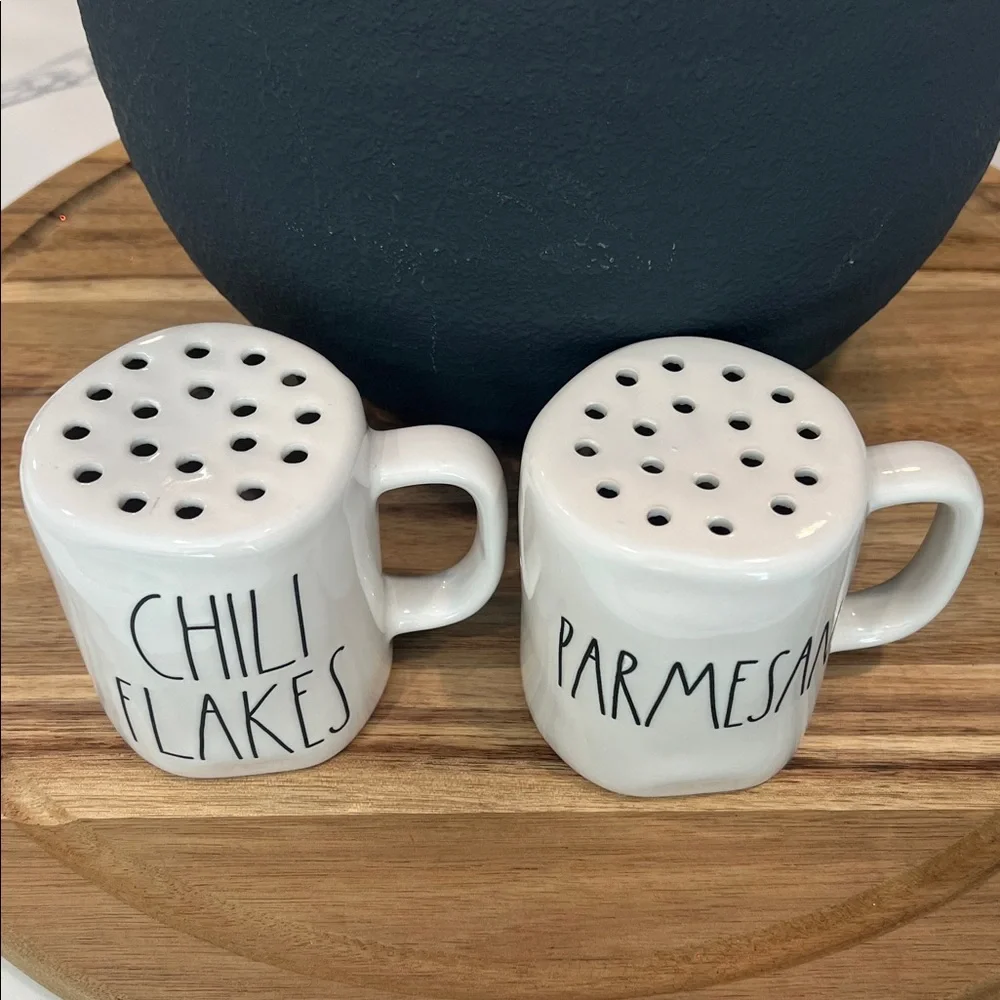 Rae Dunn CHILI FLAKES & PARMESAN SHAKERS..